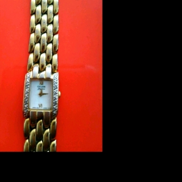 Classic citizens watch with Diamond bezel on the s - Picture 3 of 4